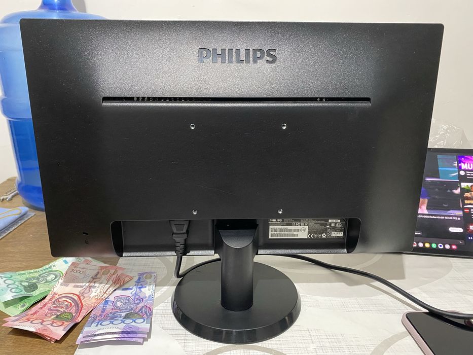 Монитор 20 д PHILIPS 203V новый