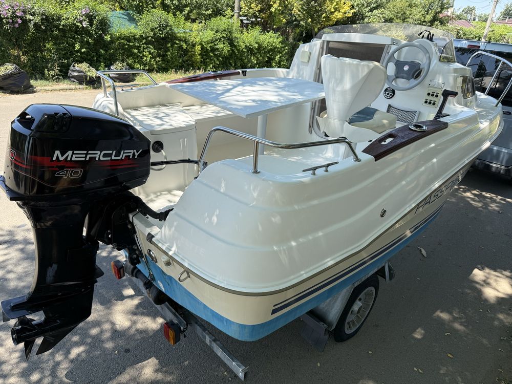 Quicksilver 430 Cabin Mercury 40 Autolube , peridoc