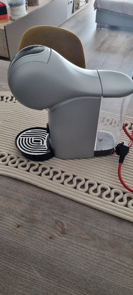 Vând expresor Krups Nescafe Dolce Gusto