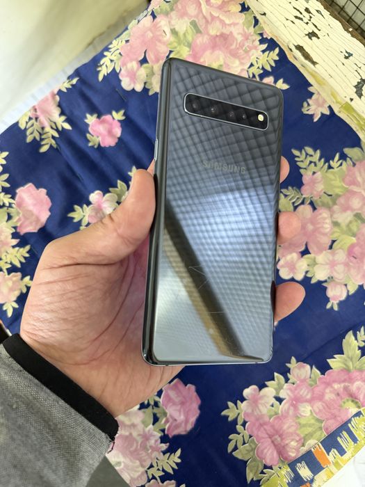 samsung s10+5g pamit 8.256g holati yahwi oqip tel qlila