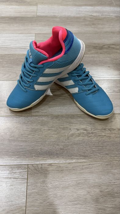 Футзал Адидас Сала новые !