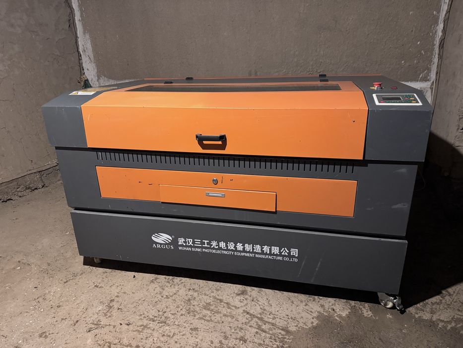 Лазерный станок 130х90 бизнес