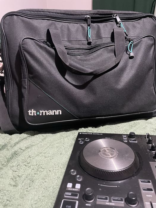 Продавам Traktor Kontrol S3 MK3+ чанта подарък