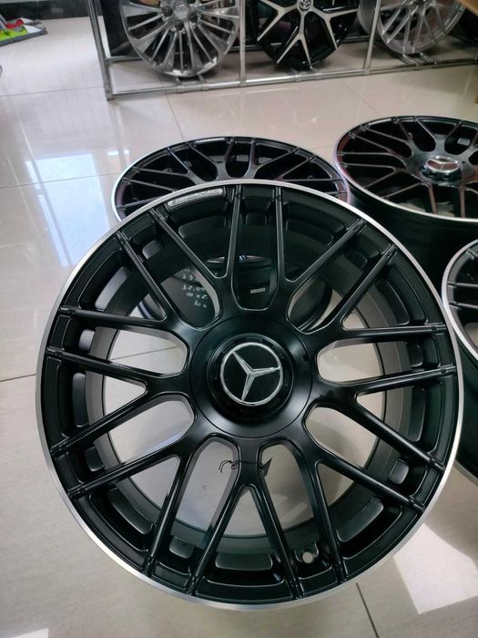 Новые   разно широкие авто диски R18  на Mercedes benz