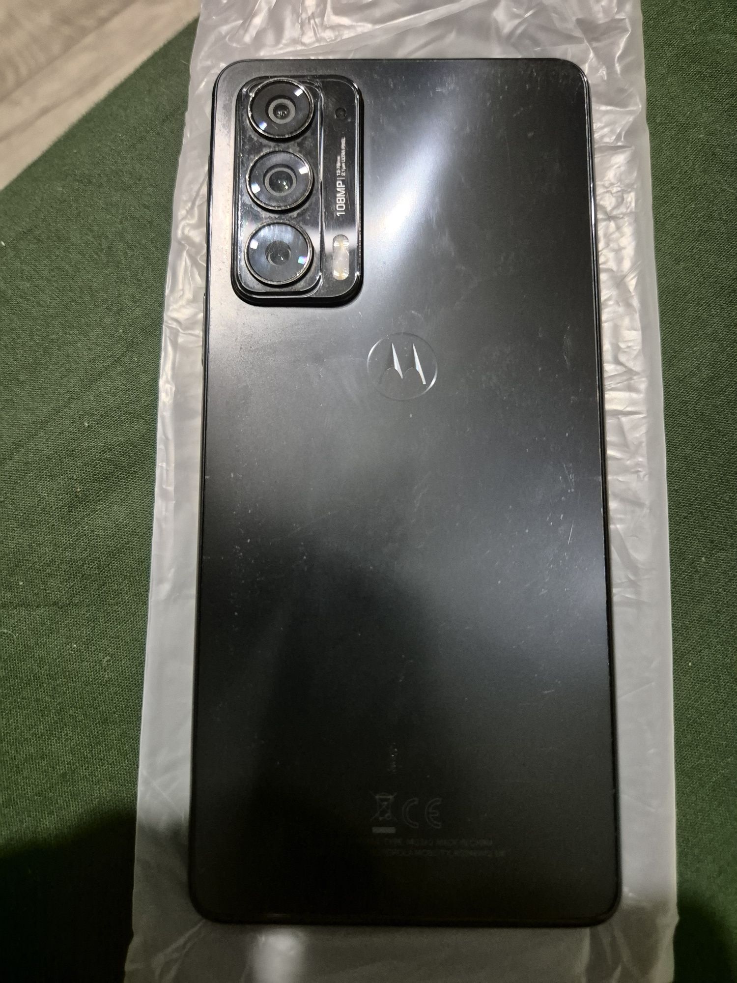 Продавам Motorola edge 20