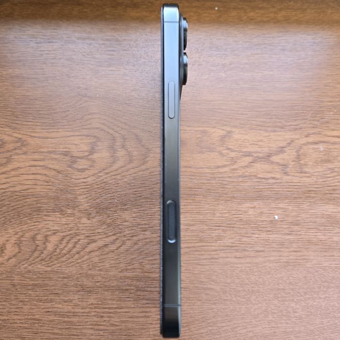 iPhone 16 Pro Max Black 256Gb full
1 sim + Esim Ötgan 
- Память : 256G