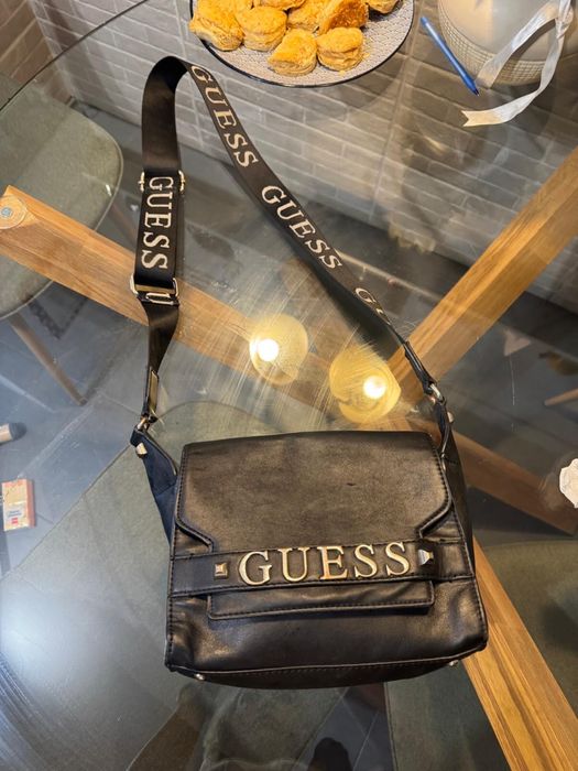 Geanta de umar guess