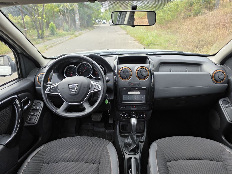 Dacia Duster cutie automata 176000 km. F.ușor avariata si reparata 95%