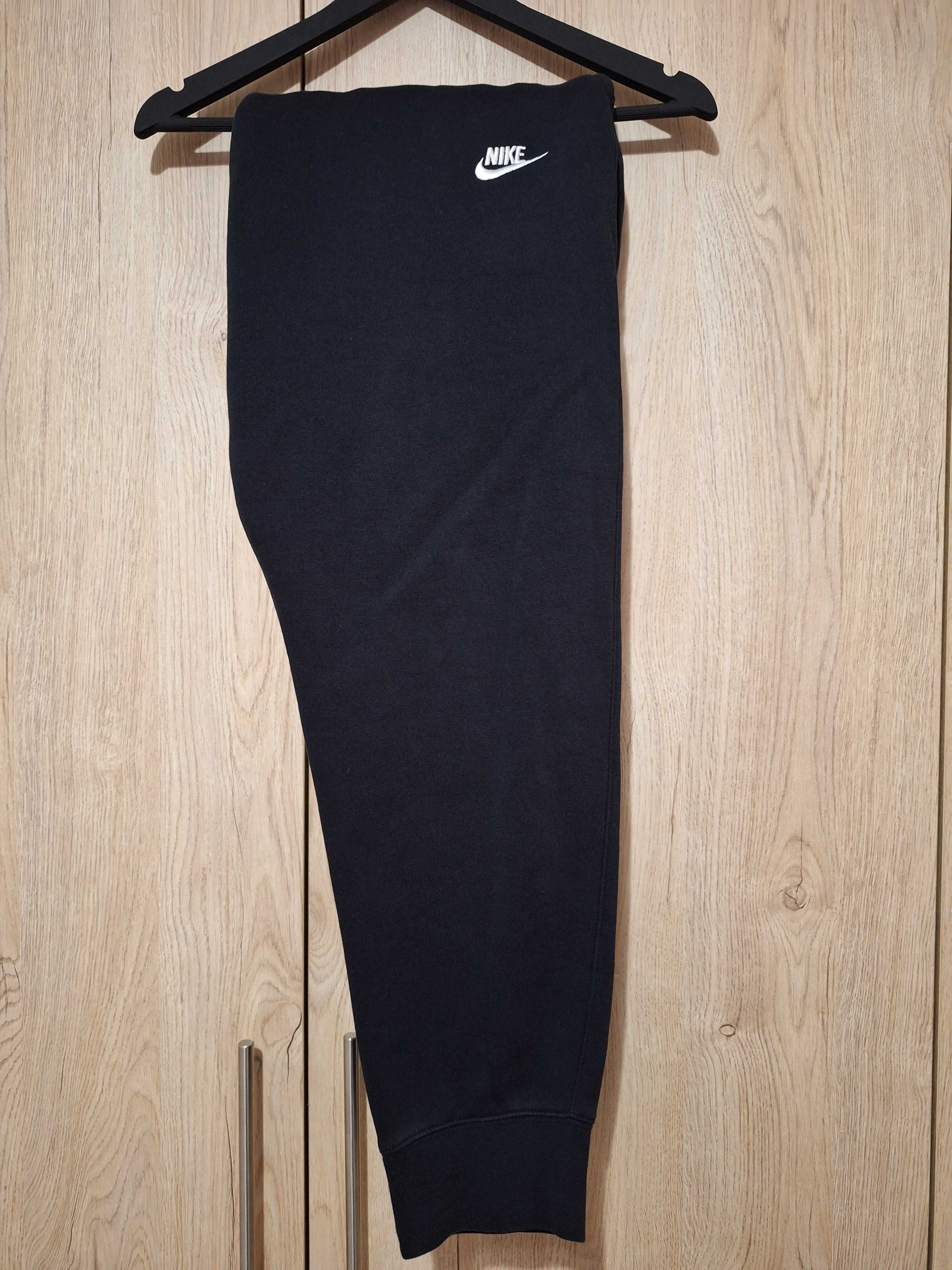 Мъжко долнище Nike размер Л