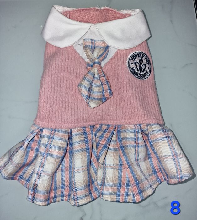 Дрешки за малки кучета и котки от 15лв до 25лв.