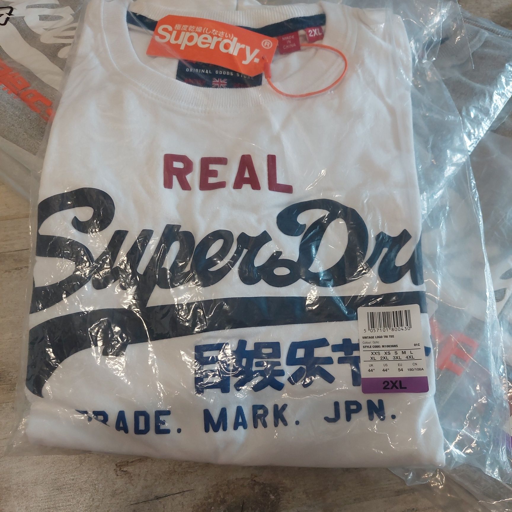 Тениски на super dry