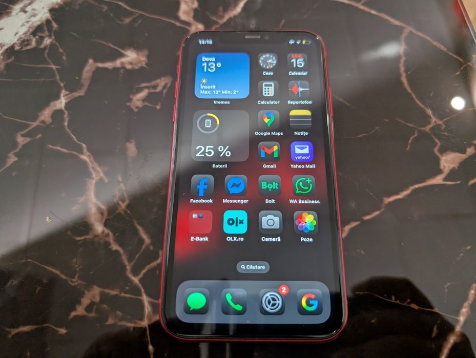 iPhone 11 Red product 10/10 luat de nou cutie completa