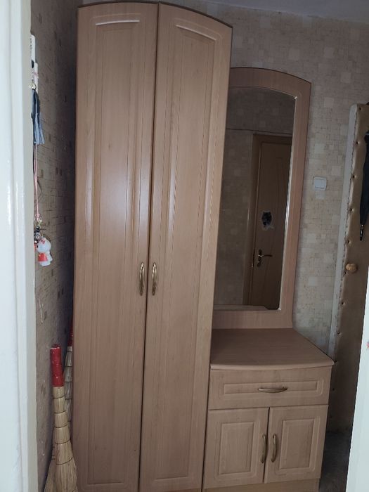 Шкаф в прихожую, тумба с зеркалом