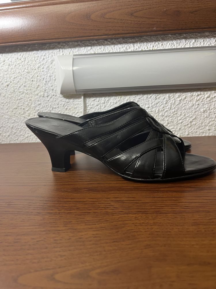 Pantofi cu toc negrii nou-nouti marimea 40