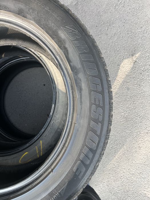 Продам шины Bridgestone 235/60/18