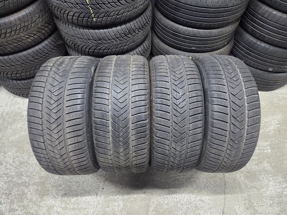 Set 4 anvelope SH iarna Pirelli 245/45/18 cu 275/40/18 dot 2020