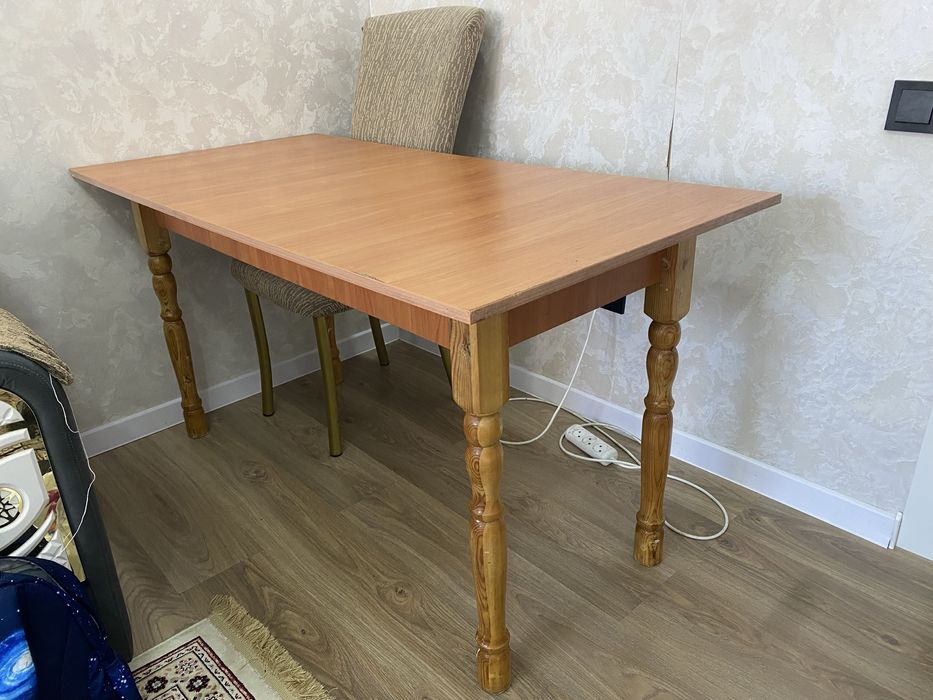 Стол             .