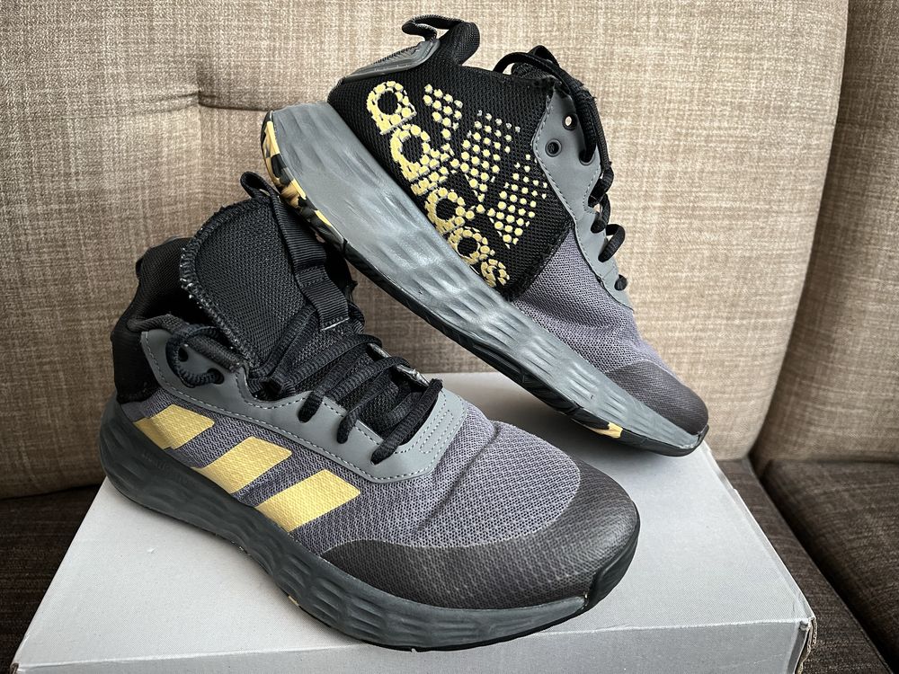 Маратонки adidas 38 номер