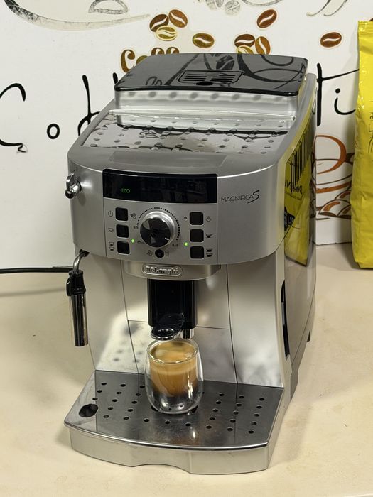 Кафемашина кафе автомат delonghı magnifica S с гаранция