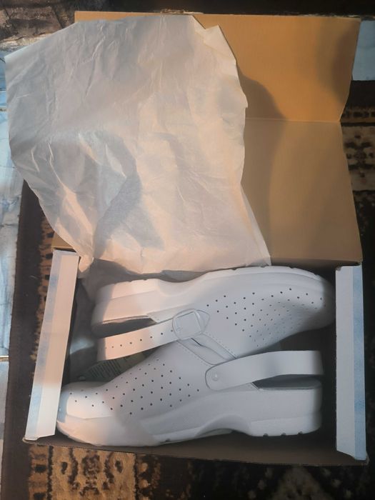 Papuci sanitari albi unisex