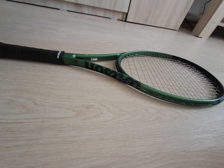 Vând rachetă de tenis