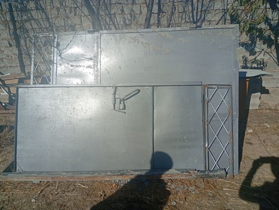 Темир дарвоза сотилади