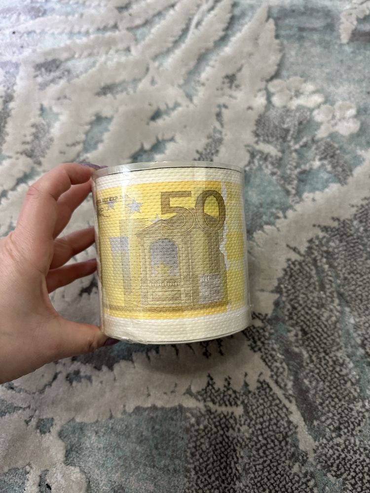 Hartie igienica cu 50 euro