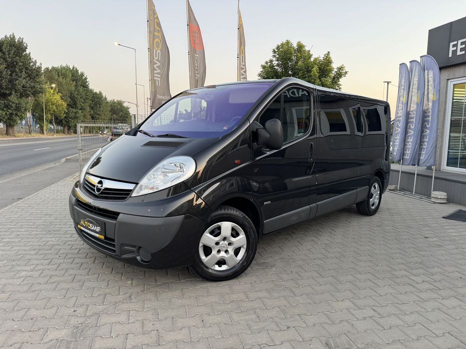 Opel Vivaro Opel Vivaro 9 Locuri  Clima fata Clima pasageri si oglinzi electrice
