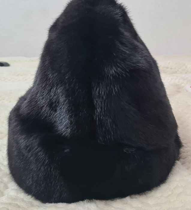 Продам женскую шапку норковую