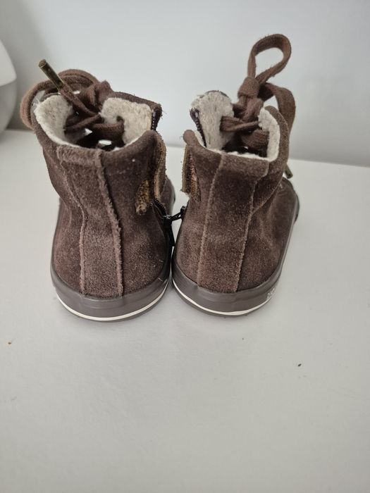 Ghetute copii marimea 23