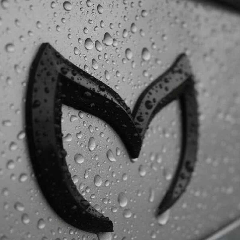 Emblema Mazda personalizata