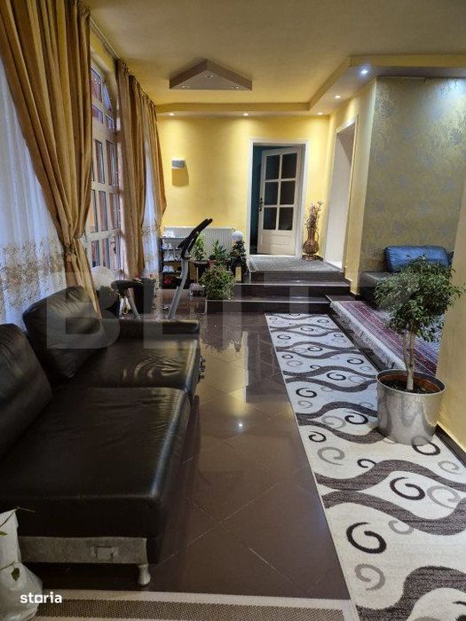 Casa spatioasa cu 5 dormitoare de vanzare in Chetani