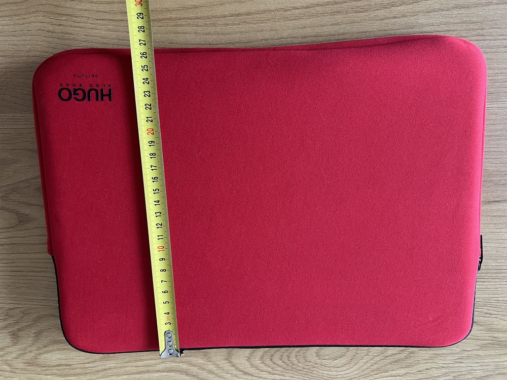 carcasa / Husa laptop / chrombook / macbook air pro 13 15 hugo boss
