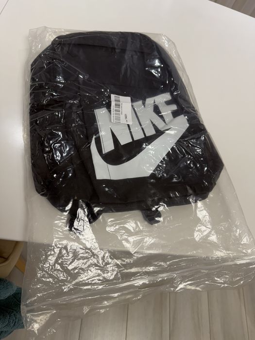 Черна раница Nike