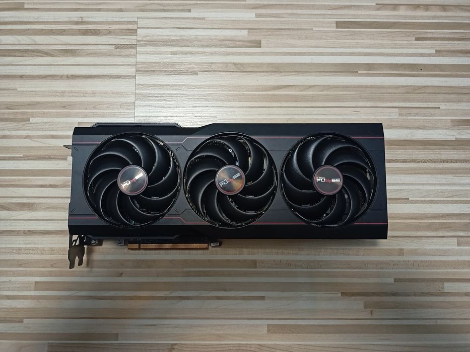 Placa video Sapphire RX 6800 Pulse 16GB GDDR6 256-bit
