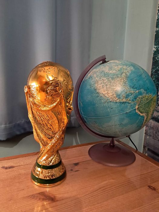продавам трофей купа световнo първенство пo футбол