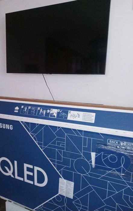 Телевизор Samsung QLED  50 инча Q60T