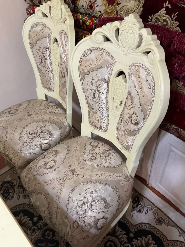Продам стол с стульями 12 шт