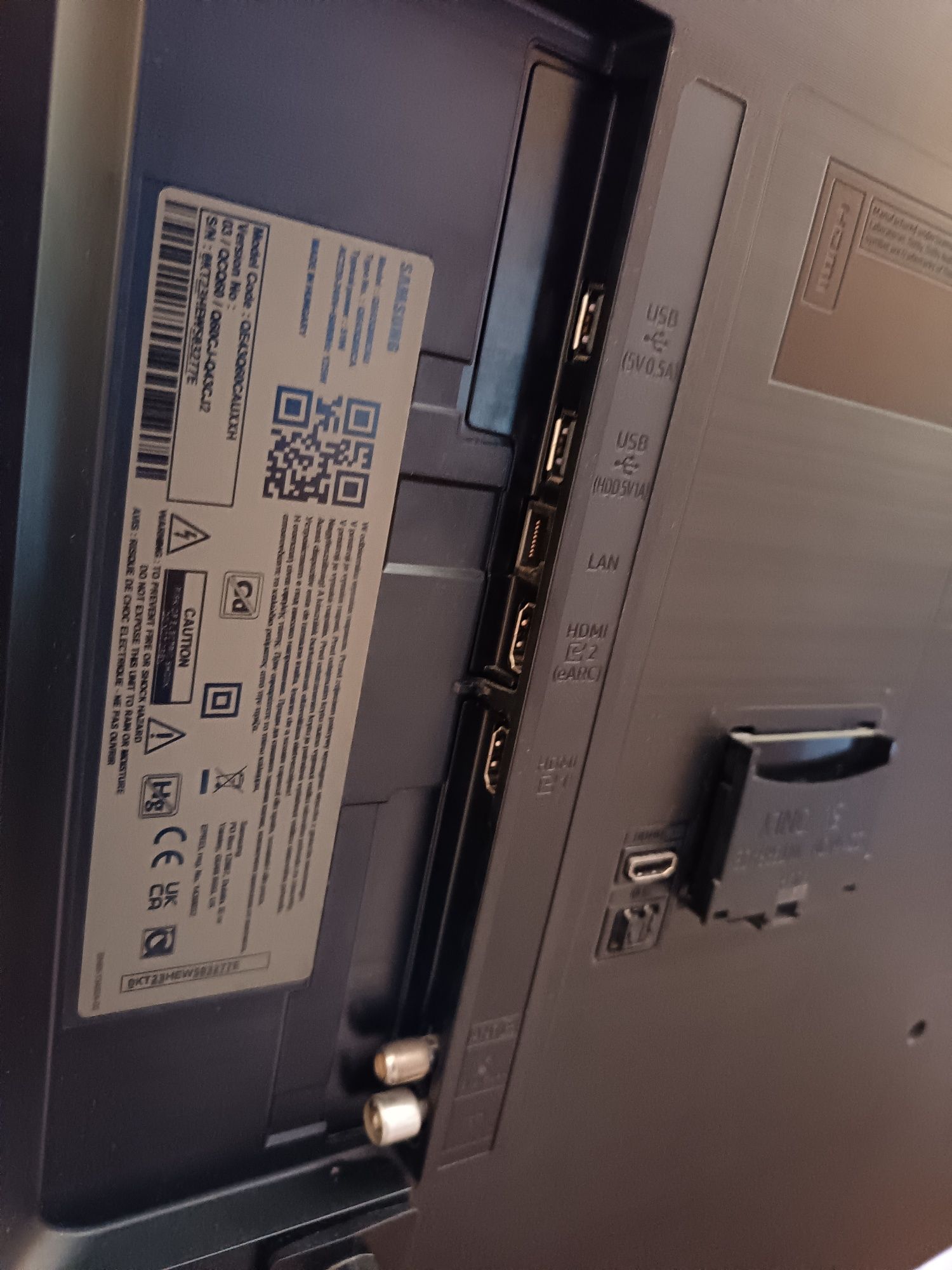 Продавам 43" Samsung QLED Smart TV, модел Q60C – перфектен!