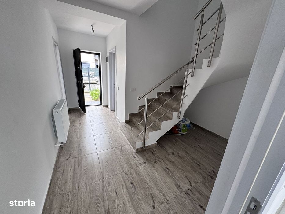 Vila P+1E+Pod, teren 270 mp, mutare rapida