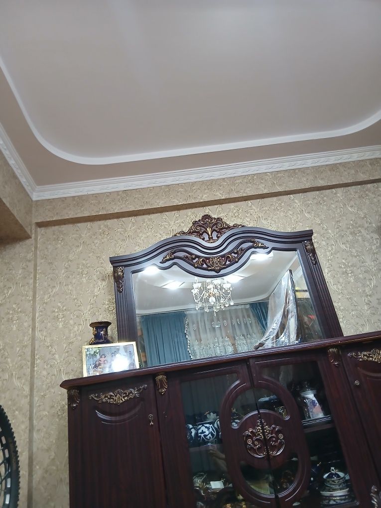 [Шкаф для гостиной]