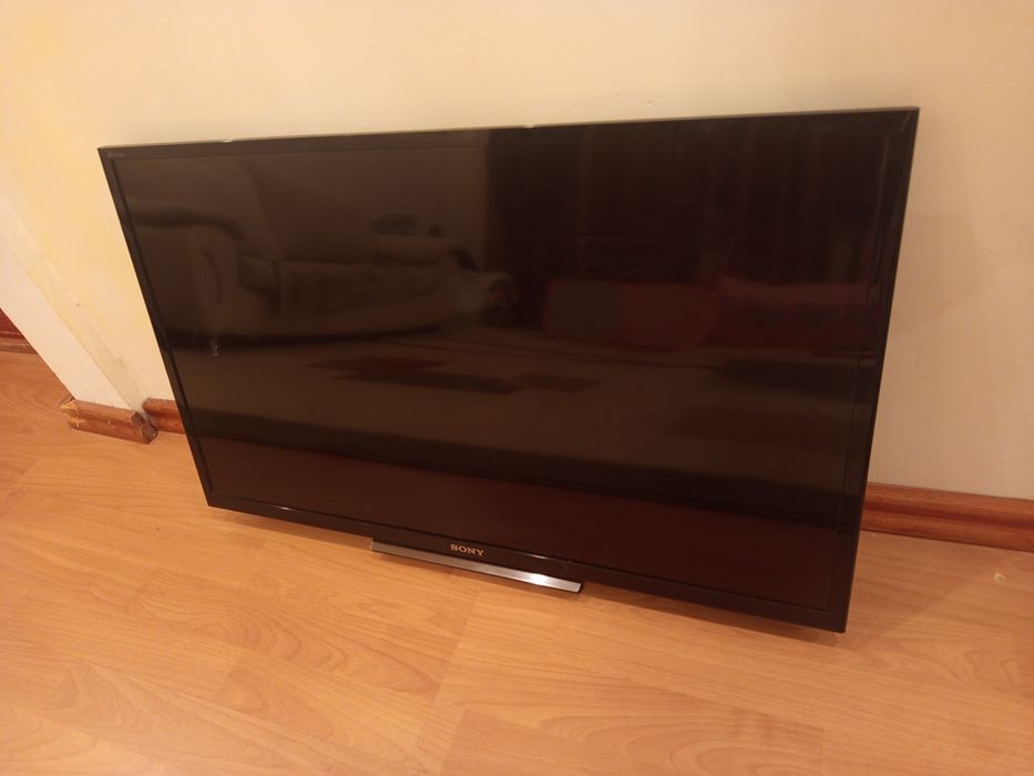 Продам / телевизор / .