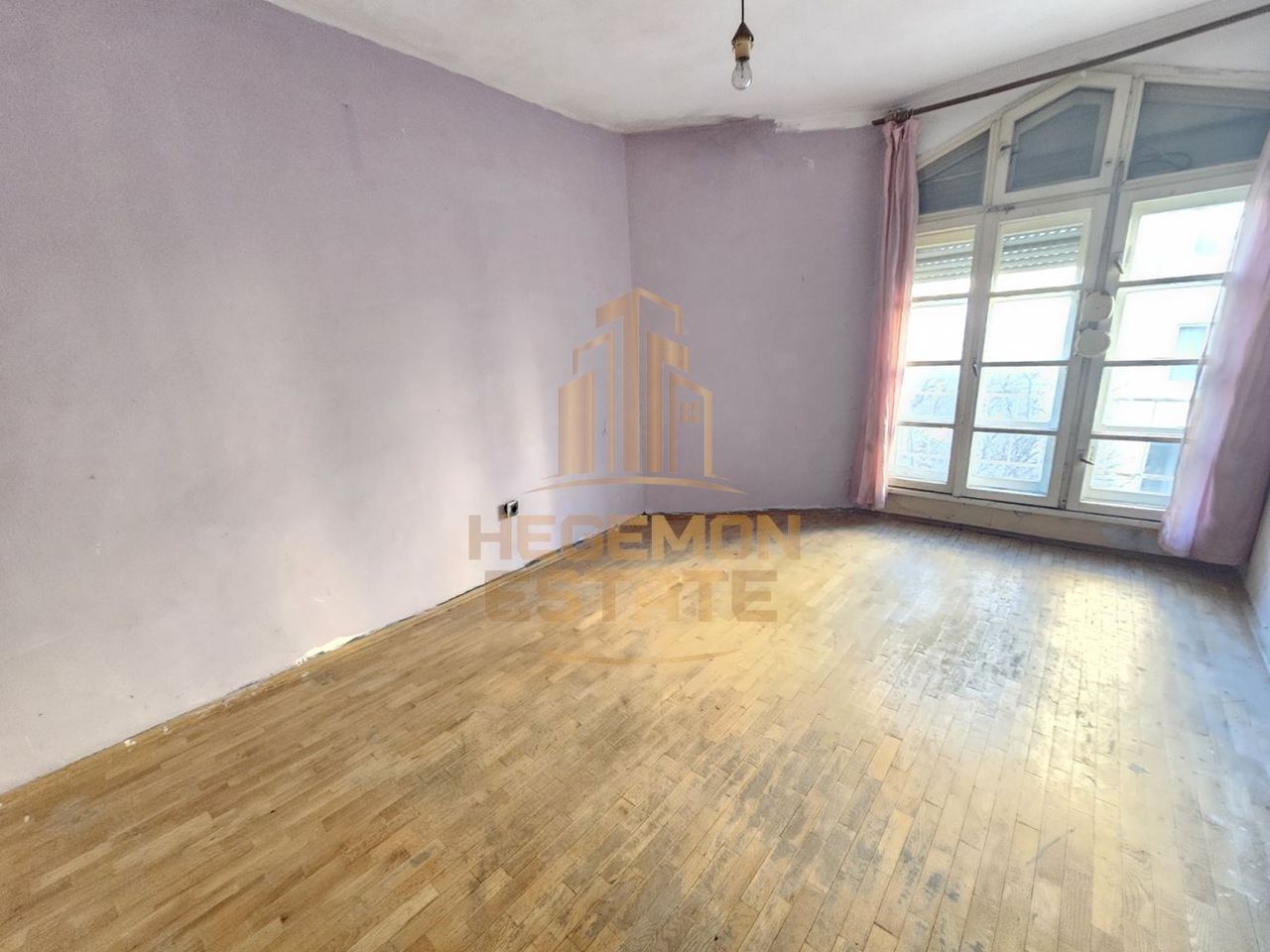 Продава се Двустаен апартамент в Варна, Зимно кино Тракия - 70 кв.м за 1800 €/кв.м - Снимка #4