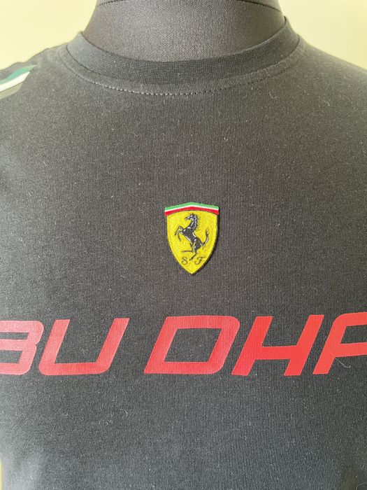 Tricou Ferrari , impecabil