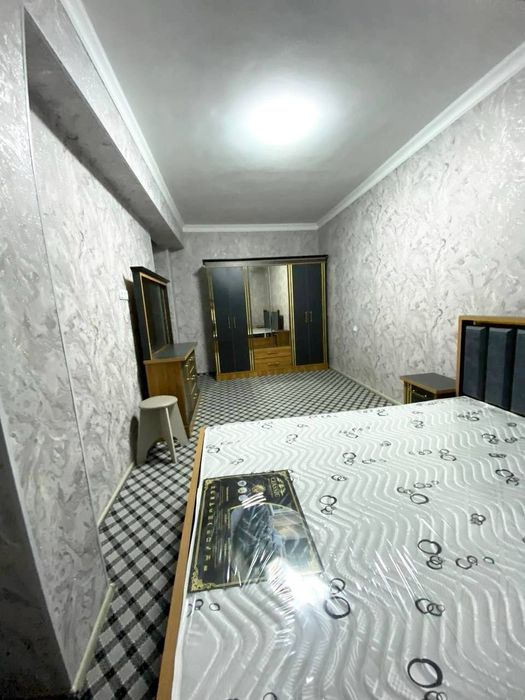 Yunusobod metro yonida