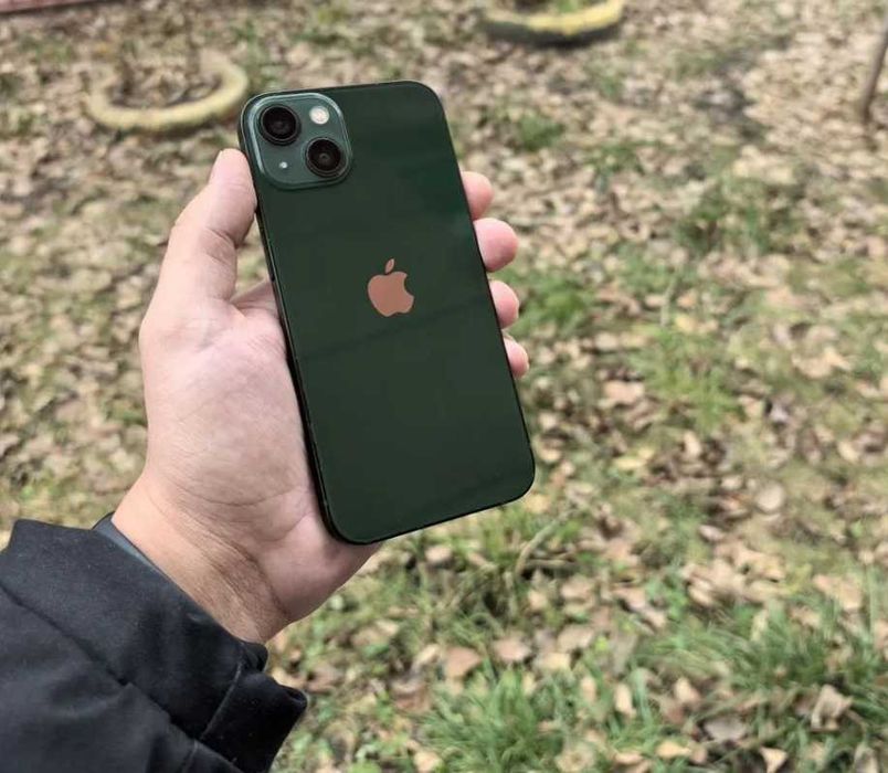 iPhone 13, 256 ГБ, SIM + eSIM