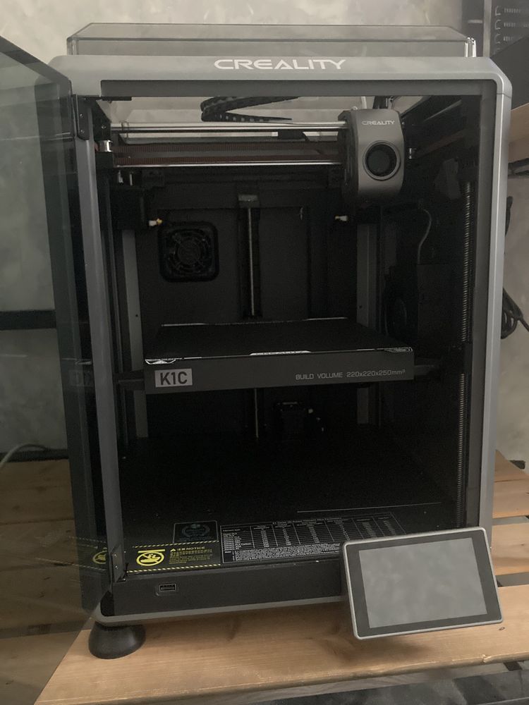 ПРОДАЮ 3D ПРИНТЕР в подарок 6 видов филамента