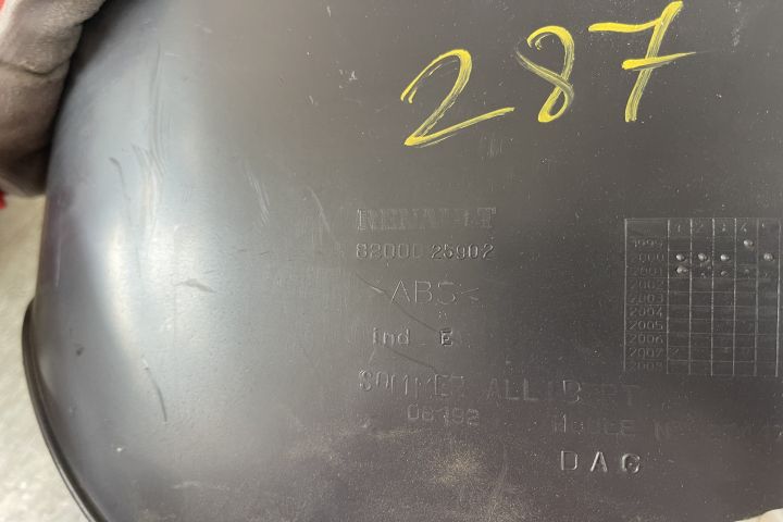 Ornament ceasuri bord 8200025902 / 82000 25902 Renault Laguna a 2-a g