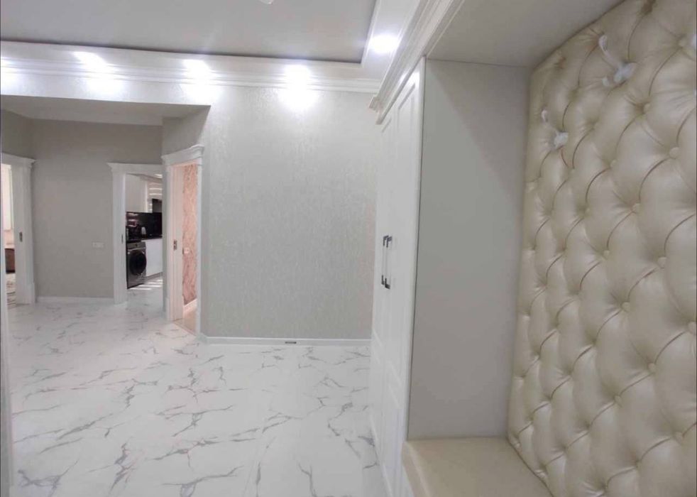 Buyuk ipak yoʻli metrosi Parkent bozori 2 daqiqa Arenda