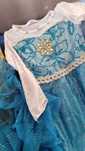 Rochie Elsa vârstă 6-8 ani    Ambele la 180  lei